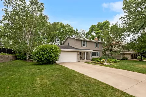 2507 Cohansey St, Roseville, MN 55113
