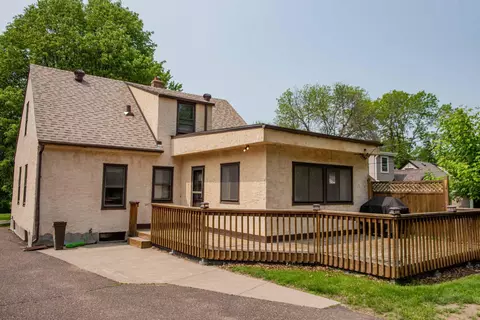 1872 Flandrau St, Maplewood, MN 55109