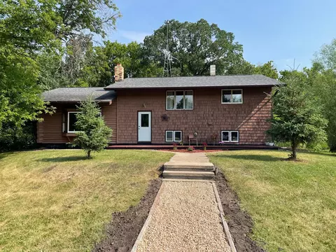 29642 340th Ave, Roseau, MN 56751