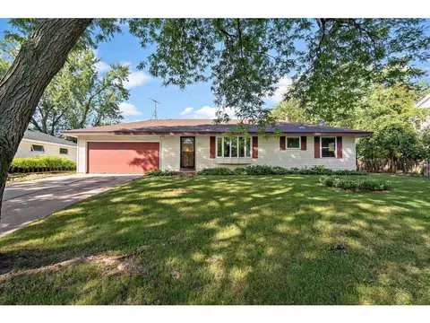 2606 NW Carlson Dr NW, Coon Rapids, MN 55433