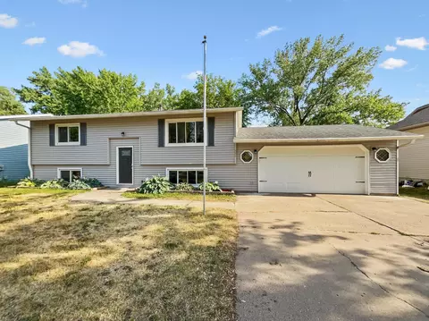 820 9th Ave SW, Forest Lake, MN 55025