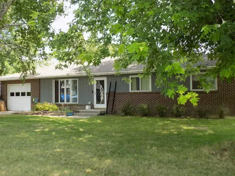 115 Douglas St, Evansville, MN 56326