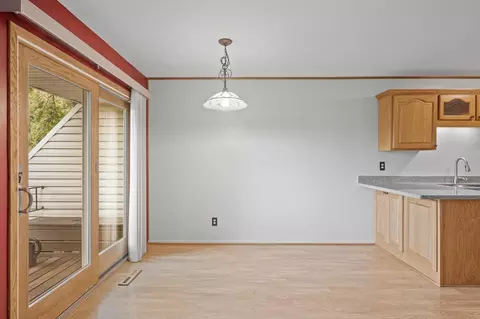 1304 Kolstad Ln, Eagan, MN 55123 photo 9