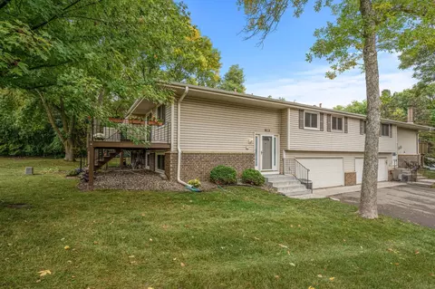1304 Kolstad Ln, Eagan, MN 55123 photo 3