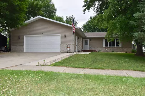 418 12th Ave NE, Sibley, IA 51249