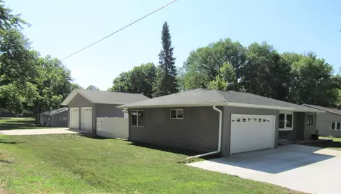 1520 N 6th St, Montevideo, MN 56265