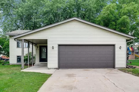 414 2nd St SW, Montgomery, MN 56069