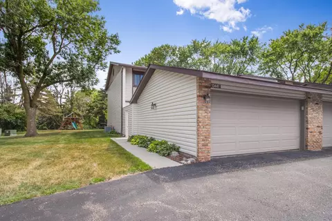 13441 Heather Hills Dr, Burnsville, MN 55337