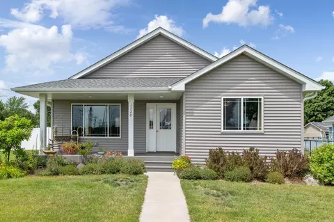 1120 Mill St W, Cannon Falls, MN 55009