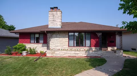 4334 Queen Ave N, Minneapolis, MN 55412