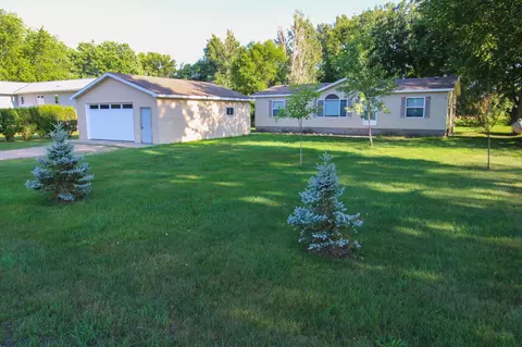 604 2nd St SE, Melrose, MN 56352