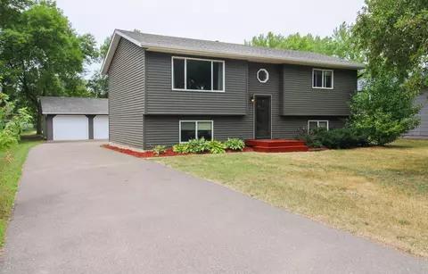 1105 5th Ave N, Princeton, MN 55371