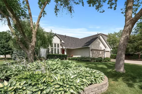 4715 Juneau Ln N, Plymouth, MN 55446
