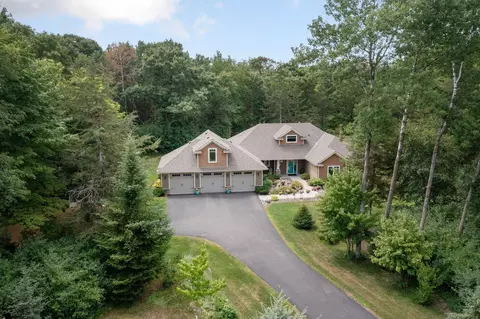 34494 Lanesboro Ct, North Branch, MN 55056