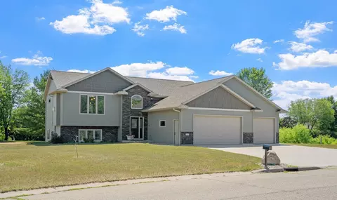 612 Beverly Cir, Henderson, MN 56044