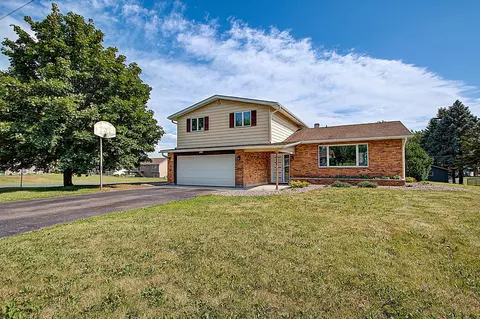 520 2nd St, Hammond, WI 54015