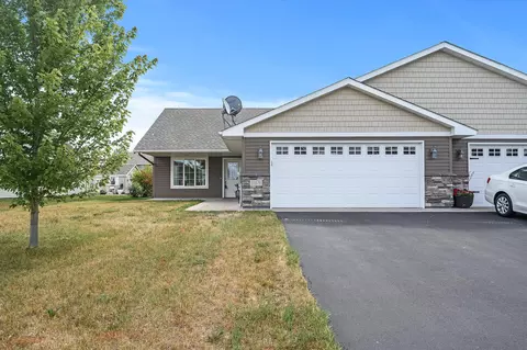 31679 Mcguire Trl, Lindstrom, MN 55045