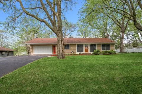 1324 Broadview Ave, Chaska, MN 55318