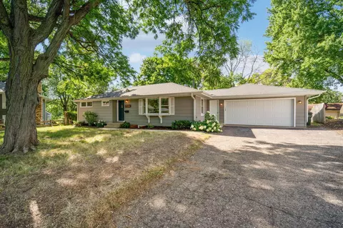 8827 Penn Lake Cir, Bloomington, MN 55431