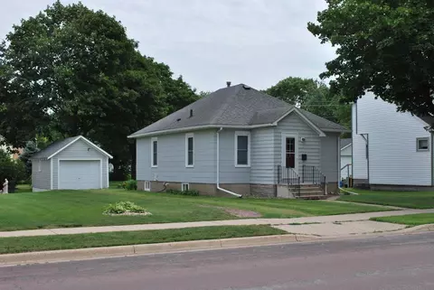 1016 N North Ave, Fairmont, MN 56031