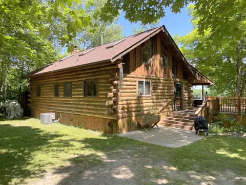 2226 Gray Ln NW, Hackensack, MN 56452