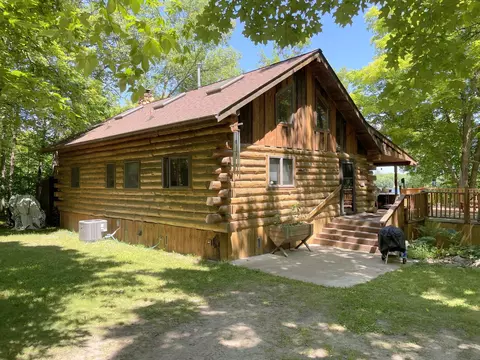 2226 Gray Ln NW, Hackensack, MN 56452