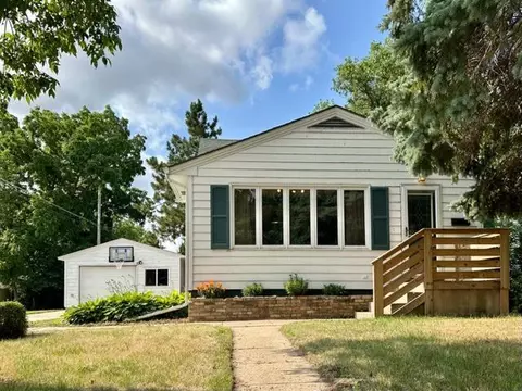 616 11th Ave W, Alexandria, MN 56308