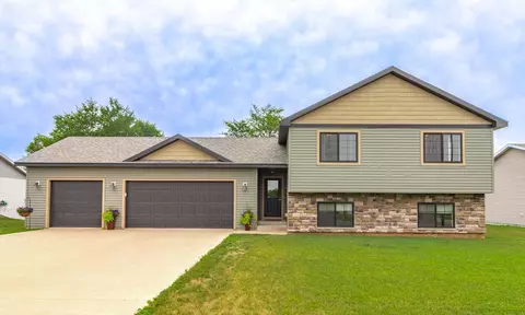 160 Red School Ln, Kellogg, MN 55945