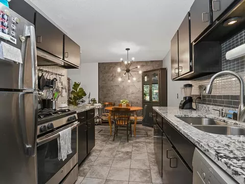 7300 York Ave S #204, Edina, MN 55435