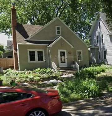 1366 Thomas Ave, Saint Paul, MN 55104