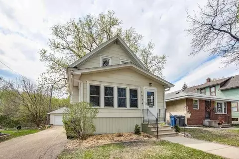 1039 22nd Ave SE, Minneapolis, MN 55414