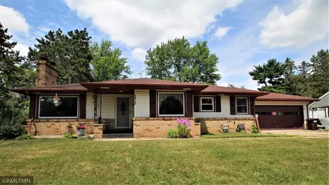 2412 Hansen Ln, South Saint Paul, MN 55075