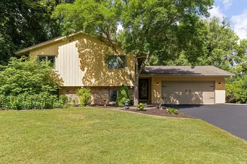 5305 Larch Ln N, Plymouth, MN 55442