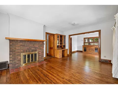 2387 Bayless Pl, Saint Paul, MN 55114