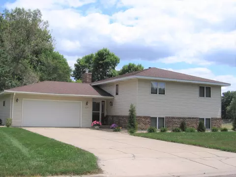 2107 9th St SW, Austin, MN 55912