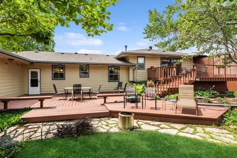241 150th St W, Apple Valley, MN 55124