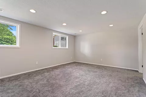 4064 Magnetite Pt, Eagan, MN 55122 photo 21