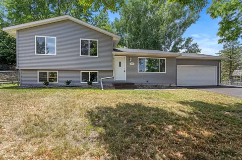 4064 Magnetite Pt, Eagan, MN 55122