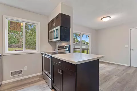 4064 Magnetite Pt, Eagan, MN 55122 photo 7