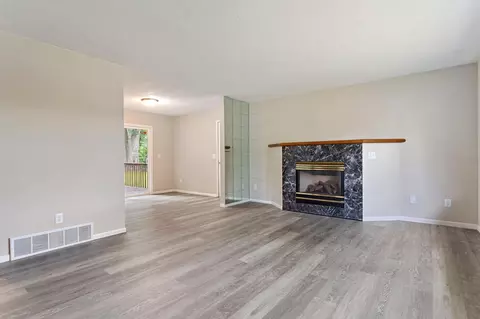 4064 Magnetite Pt, Eagan, MN 55122 photo 8