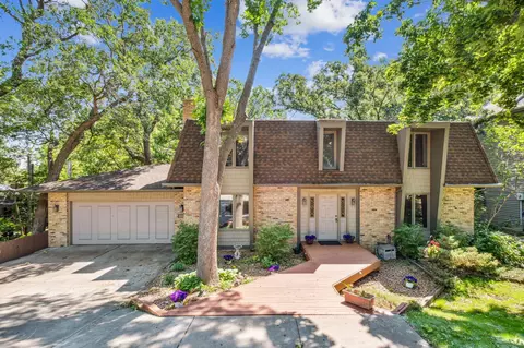 5511 Matterhorn Dr NE, Fridley, MN 55432