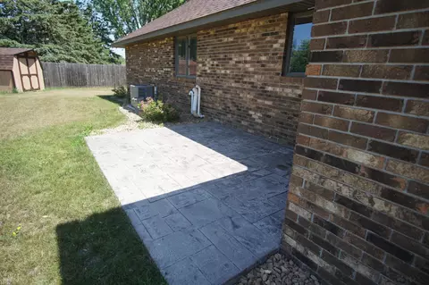 119 31st St NW, Willmar, MN 56201 photo 4