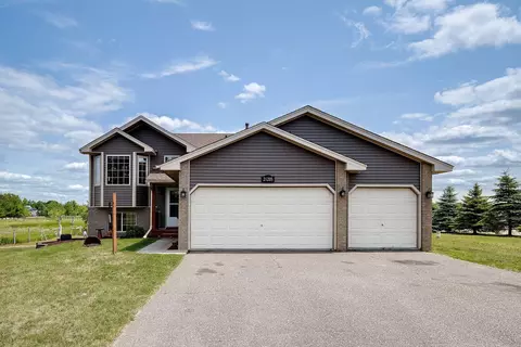 28205 Eagle St NW, Isanti, MN 55040