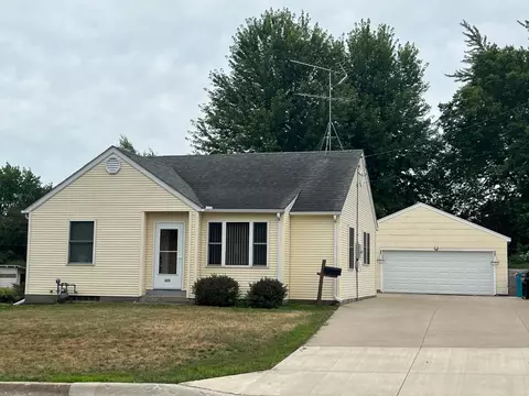 325 W Holly St, Owatonna, MN 55060