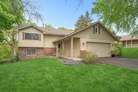 3855 Westbury Dr, Eagan, MN 55123