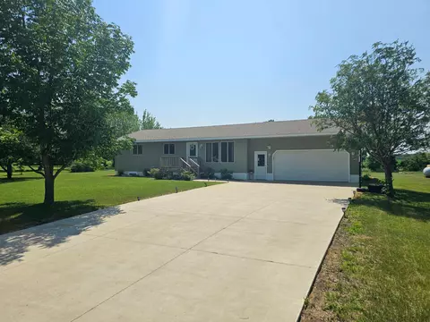 18615 Agate Dr, Sauk Centre, MN 56378
