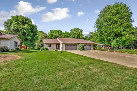 940 Woodland Dr, Gaylord, MN 55334