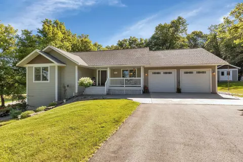 7011 S Elkhorn Dr, Spicer, MN 56288
