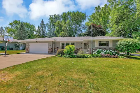 106 11th Ave NE, Hutchinson, MN 55350