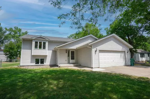 421 Pleasant Ave, Big Lake, MN 55309